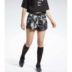 Reebok Women’s Graphic Black Workout Shorts With Built Belt Training Size S